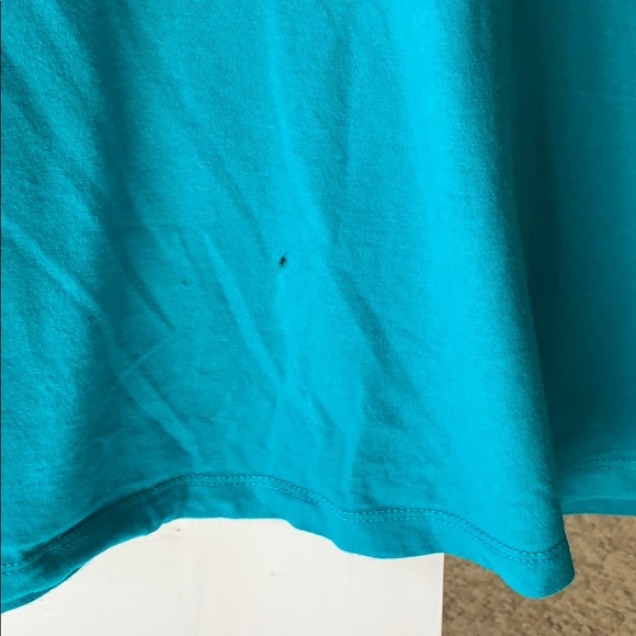 Forever 21 teal v-neck T-shirt - Picture 4 of 4